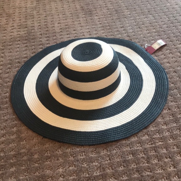 Floppy hat - Picture 1 of 3